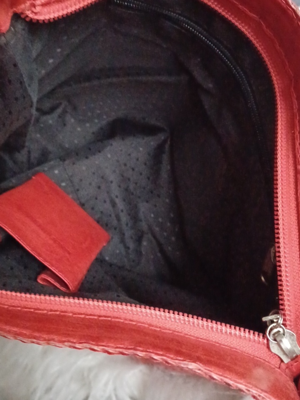 Woven Brazilian Leather Shoulder Bag - Picture 14 of 16